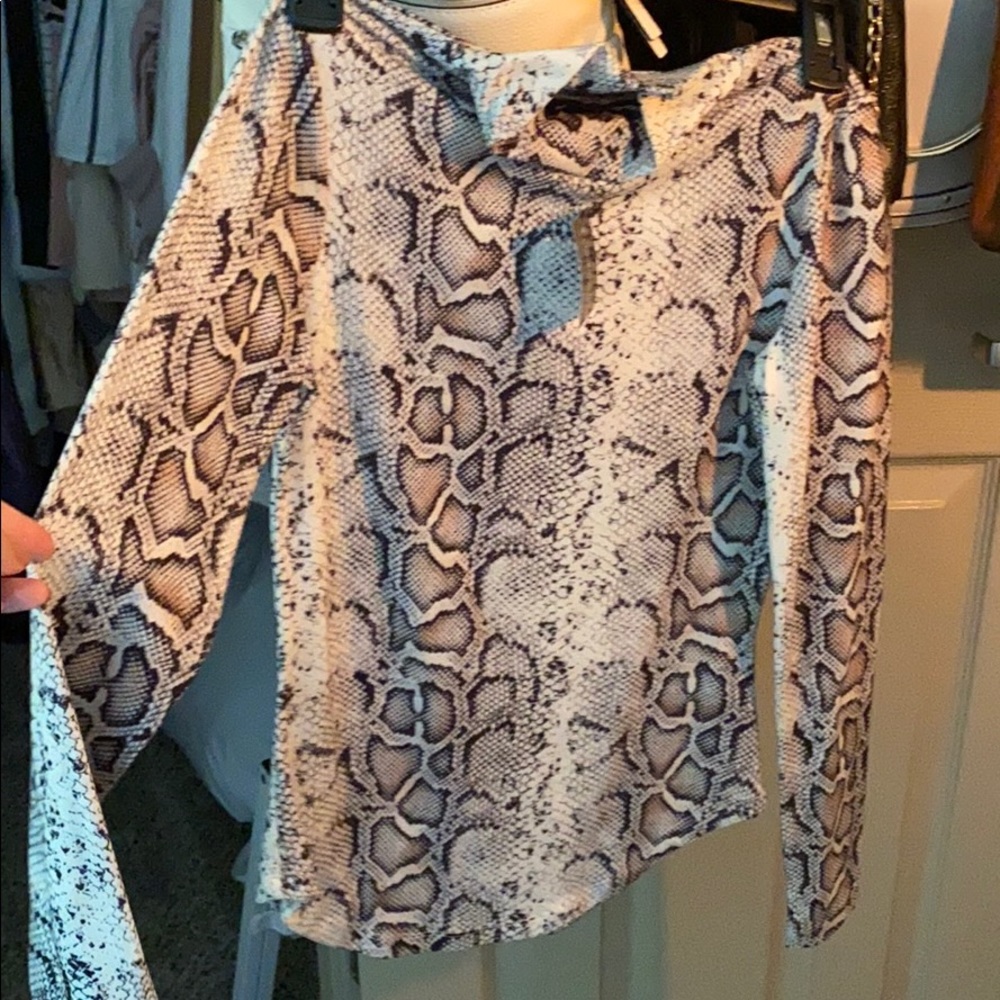South Moon Under super soft snakeskin turtle neck